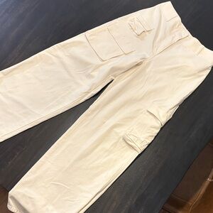 Aritzia Wilfred Cream Cargo Pants Size 6